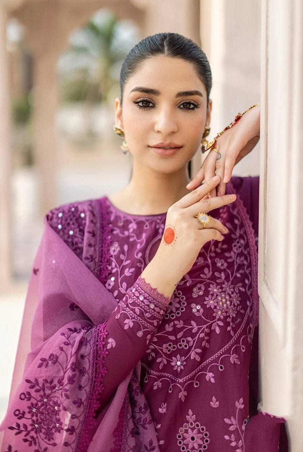 Heavy Embroidered Lawn 3pc