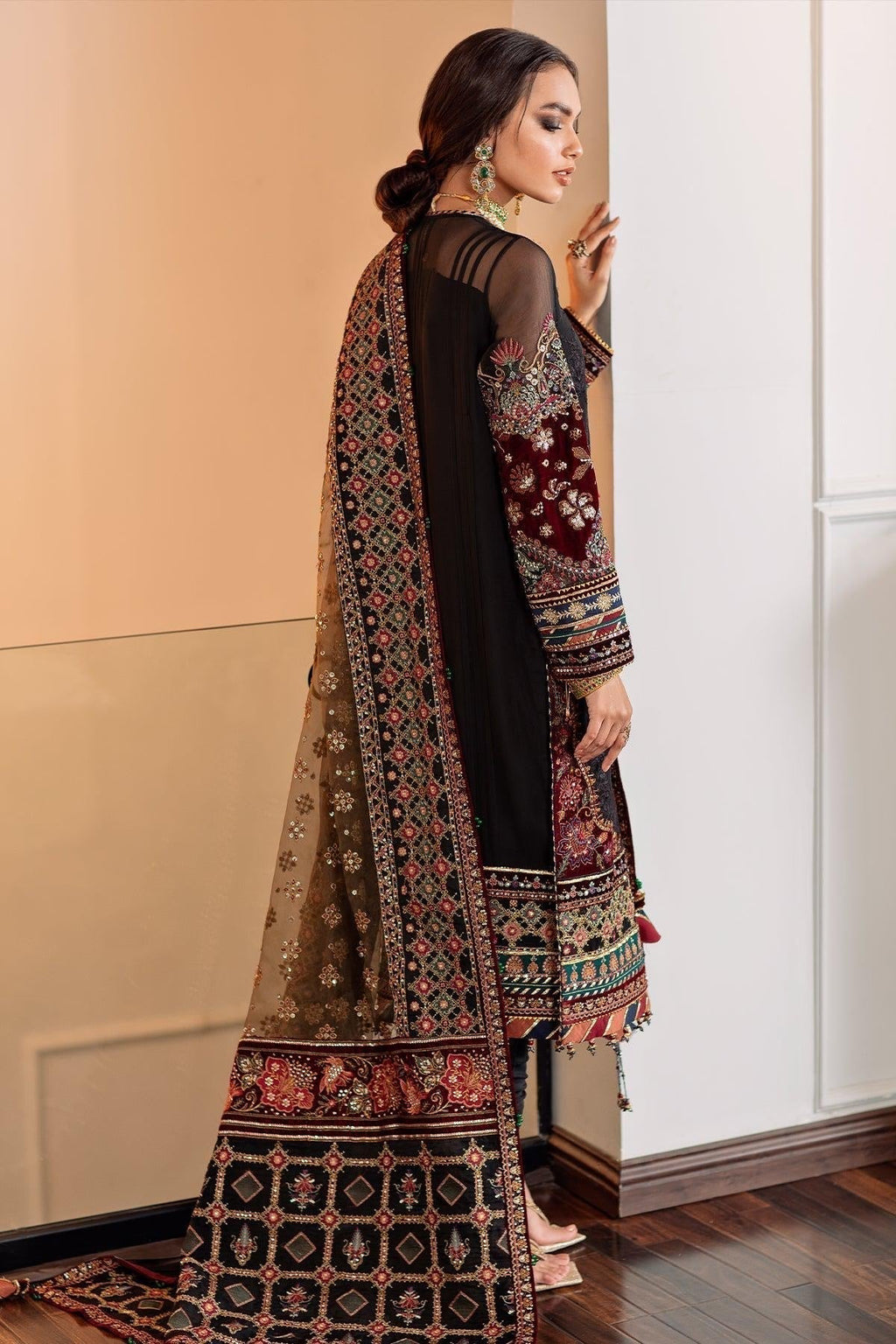 Heavy Embroidered Lawn 3pc