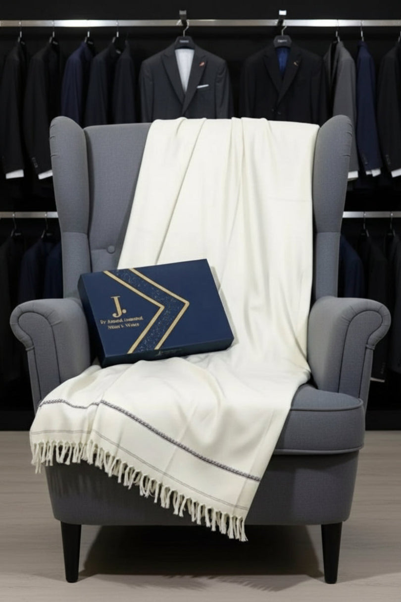 J. Men’s Shawl Off White